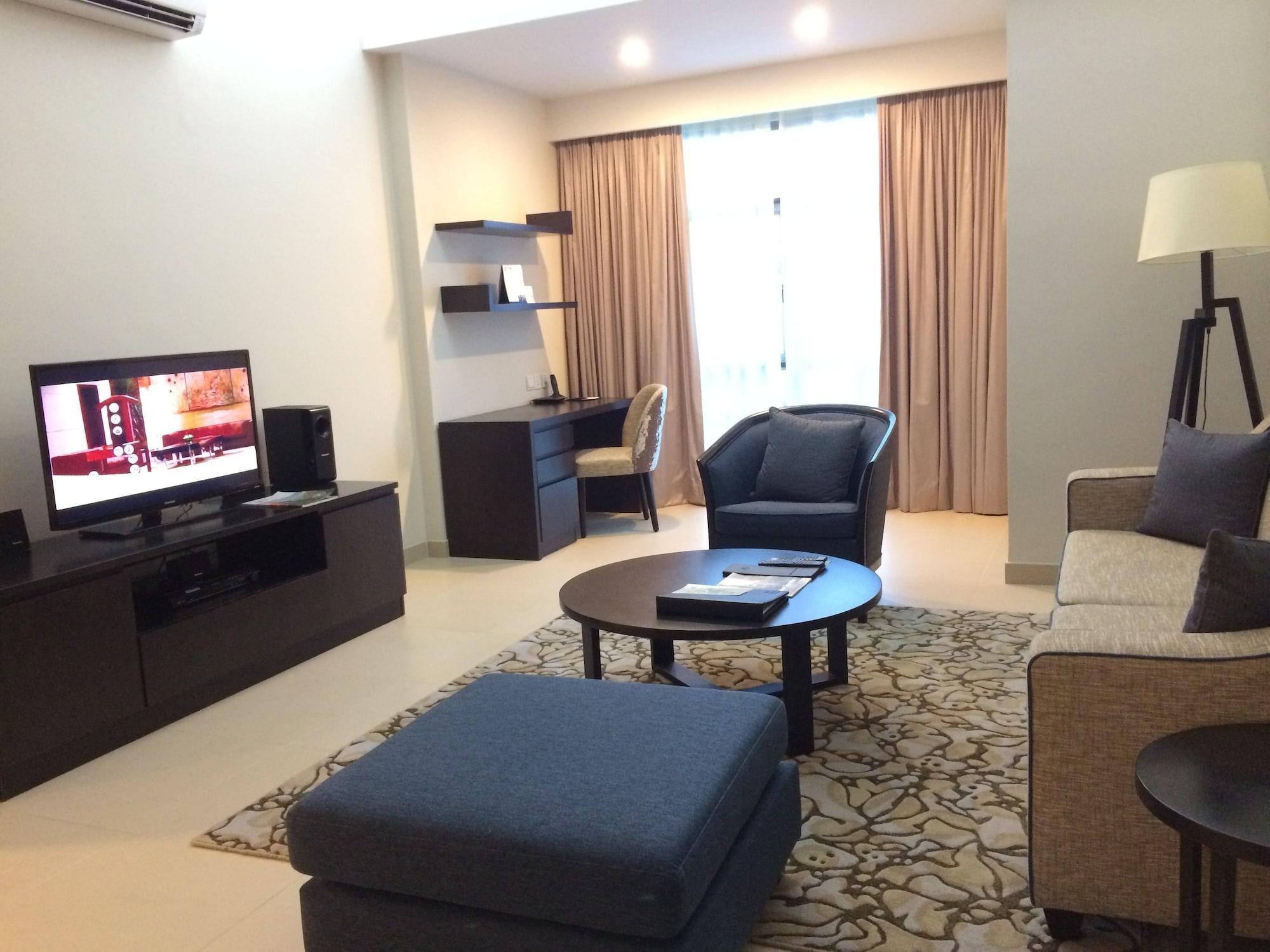 Somerset Ho Chi Minh-Byen Eksteriør billede Living room of a suite at the hotel