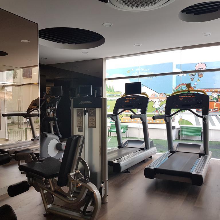 Somerset Ho Chi Minh-Byen Eksteriør billede The gym at the hotel